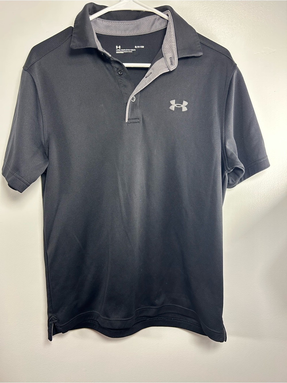 Under Armour Men’s Charcoal Gray Polo with Contrast Trim